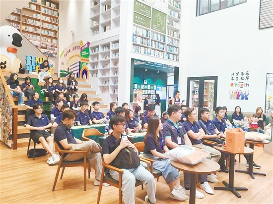 活动搭建两地青年沟通交流、资源共享、共谋发展的桥梁，香港青年沉浸式感受开平侨乡底蕴与创业活力。