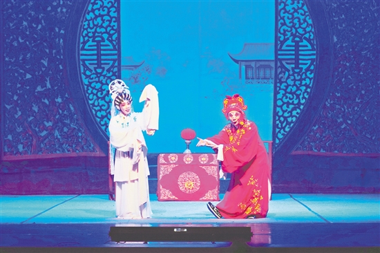 新式粤剧《乌龙院·活捉三郎》以年轻化舞台表达，吸引年轻观众。