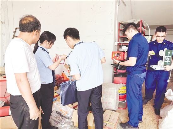 开平市推行“综合查一次”“亮码入企”监管模式，结合数字化执法平台实现全程留痕，最大程度减少对商户正常经营的干扰。