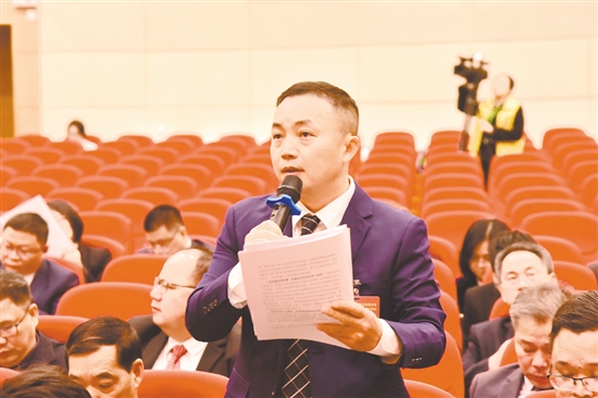 陈志伦关注产业发展和民生改善，积极为恩平市高质量发展建良言、献实策。