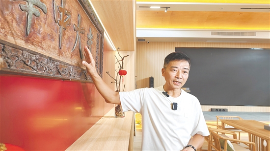 对华侨办学的敬佩之情,让陈伟奇决定赋予这所闲置侨校“新生”。 对华侨办学的敬佩之情,让陈伟奇决定赋予这所闲置侨校“新生”。