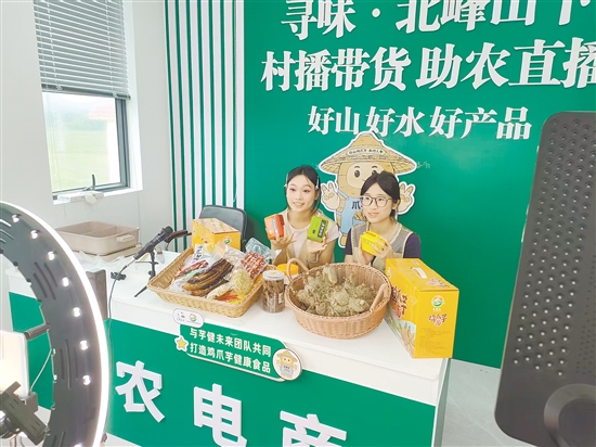 实践全程，队员参与了短视频拍摄剪辑、直播运营、科普宣讲等工作。