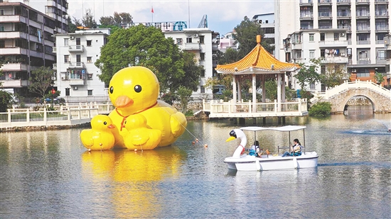 台城人工湖片区老旧街区改造（一期）升级环湖配套空间，引入“网红”文旅新业态。