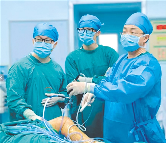 “中医+微创”助力运动损伤康复。
