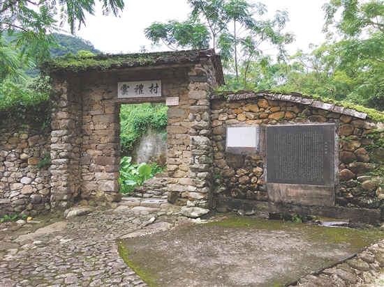 那吉镇云礼石头村以独一无二的石头古建筑闻名岭南。