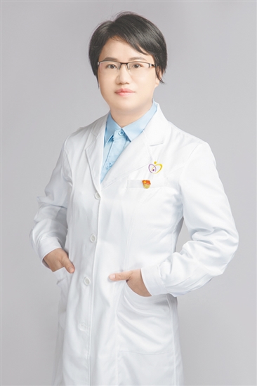 姓名：黄小丽