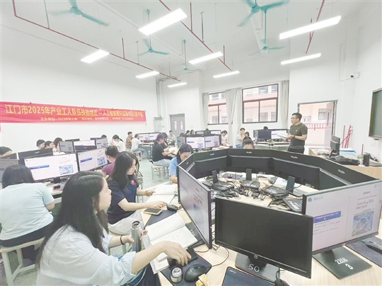 “云梯计划”培训现场。 “云梯计划”培训现场。