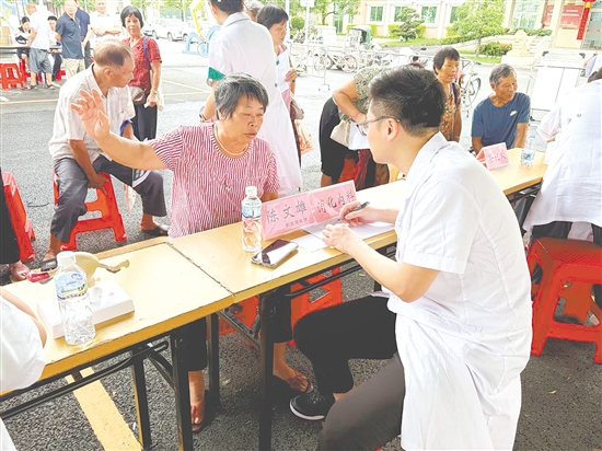 活动打通了医疗惠民服务“最后一公里”，为群众提供了便捷的诊疗咨询。