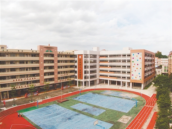 沙坪五小扩建民生实事项目是鹤山市基础教育重点配套工程，有效缓解鹤山城区学位紧缺问题，进一步优化区域义务教育资源布局，提升公办学校的办学品质与服务能力，切实回应群众的优质教育期盼。