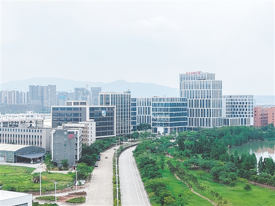 位于新会区的广东轨道交通产业园等一大批成熟大型园区为企业发展提供了广阔空间。