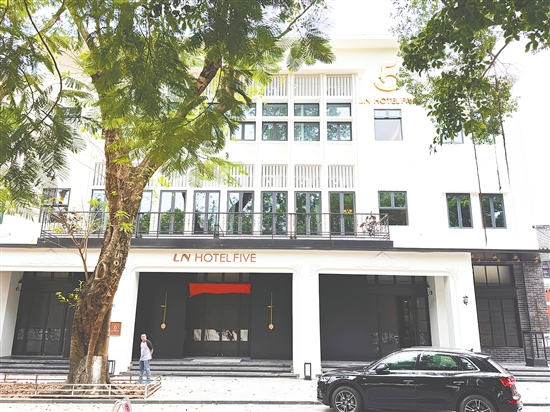 江门岭南五号酒店外观。