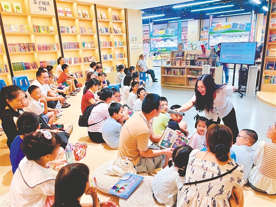 “中国侨都·书声荡漾”2026年9月“书香五邑·江门读书日”暨五周年主题活动上，深耕阅读指导领域的嘉宾与读者围绕亲子阅读展开交流分享。