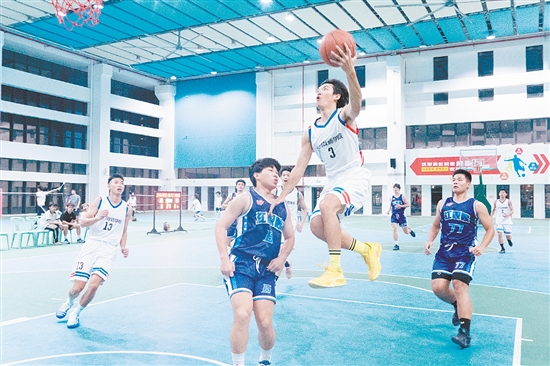 江门技师学院队首节开场3分钟连得11分。