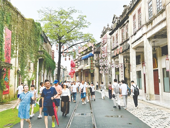 深中通道通车以来，我市旅游景区港澳游客增多。