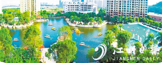 锦富·汇景湾拥有难得一见的湖景，可呈现“我家大湖可泛舟”的美好人居体验。