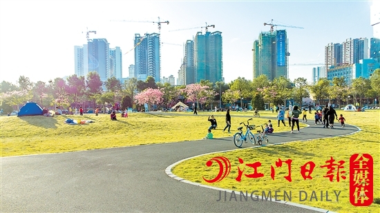 江侨路板块周边休闲公园多。