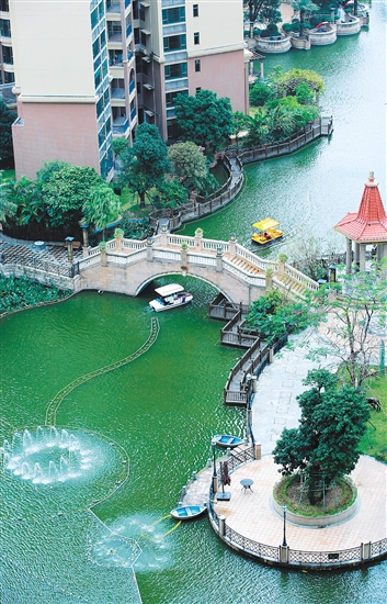 锦富汇景湾小区环境优美。