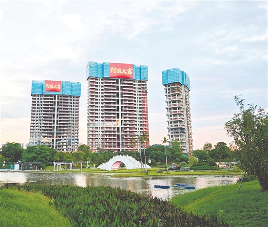 江发地产多措并举保障在建项目安全生产形势持续稳定。 江发地产多措并举保障在建项目安全生产形势持续稳定。