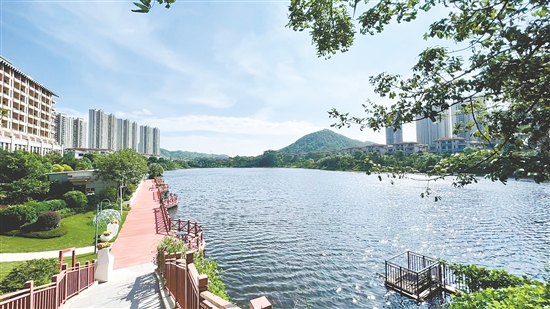 鹤山共和碧桂园·天麓湖盈翠苑一期项目环境优美。