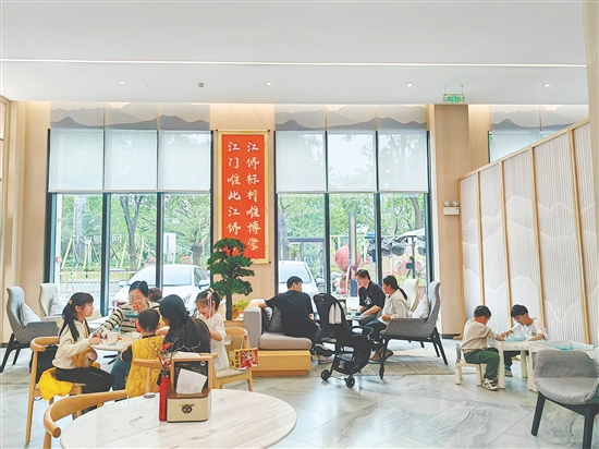 如今，不少购房者首先考虑的是楼盘品质、环境以及得房率。