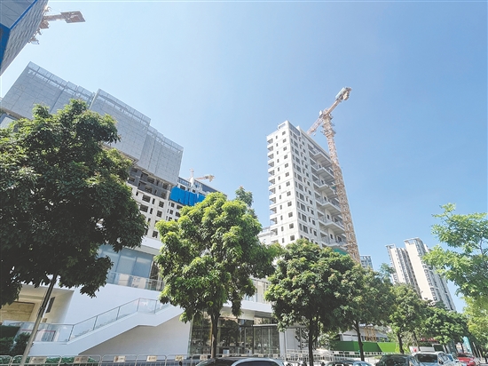 除了江发·臻珑府，想在双龙板块满足改善需求的居民目前的选择并不多。