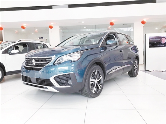 东风标致5008。 东风标致5008。