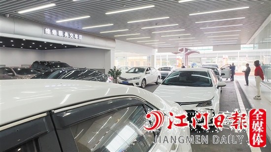 市区多家4S店车辆保养迎来小高峰。